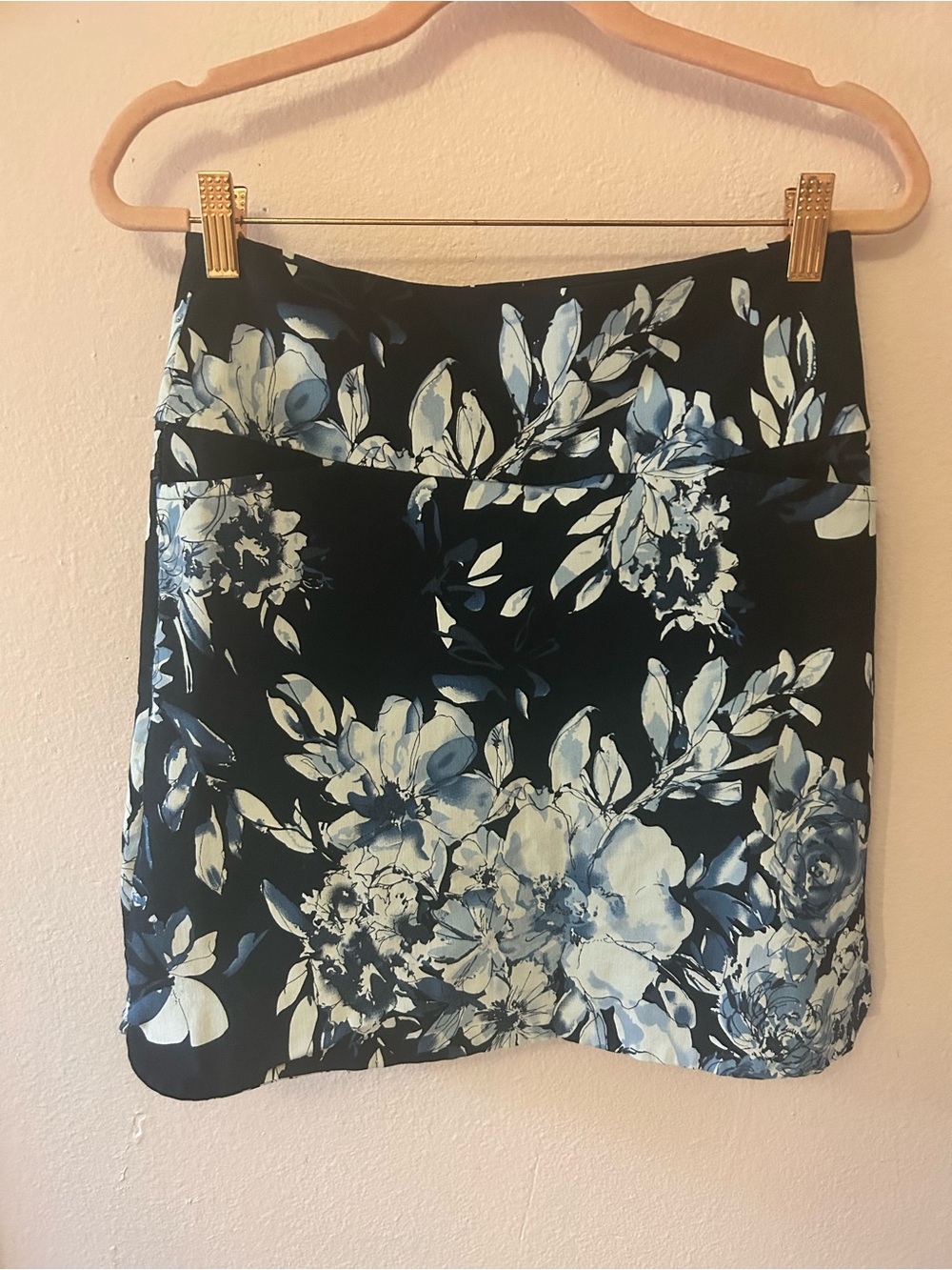 S.C. & Co. Navy Floral 360 Tummy Control Skort Size S Activewear Golf Tennis